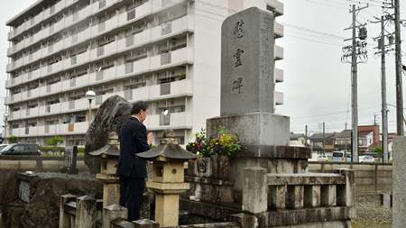 松操高等女学校の慰霊碑